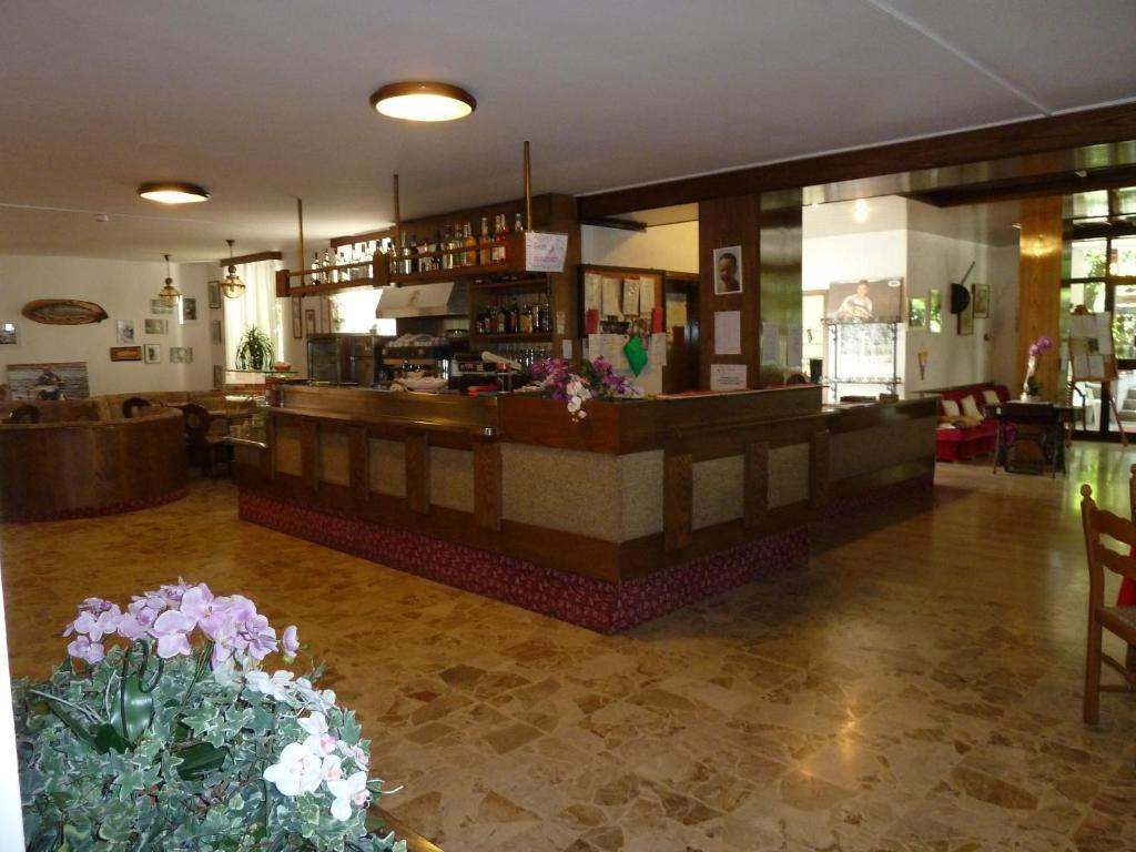 Garden House - Hotel Sport Levico Terme Bagian luar foto
